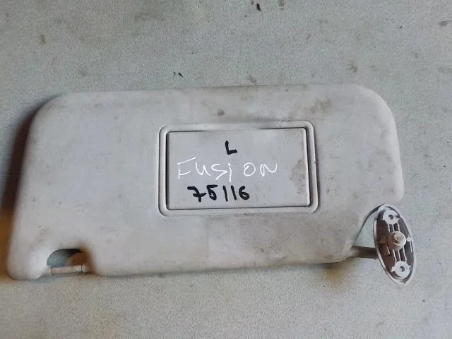 козырек Ford Fusion I рестайлинг (2005—2012)  Лево