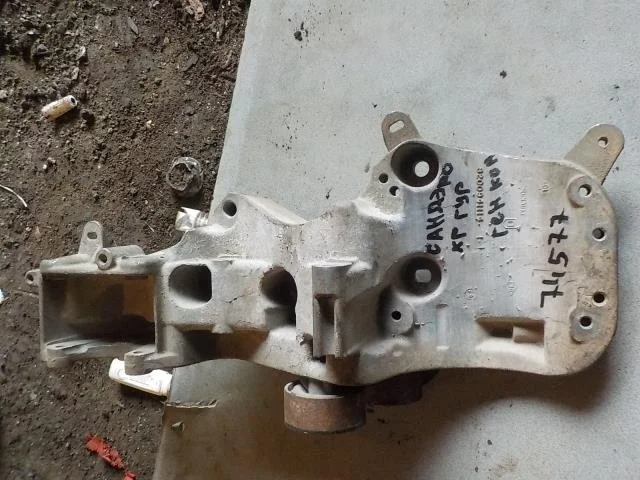 Кронштейн гидроусилителя Renault Logan I рестайлинг (2009—2015)