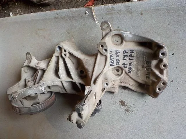 Кронштейн гидроусилителя Renault Symbol I рестайлинг (2002—2006)