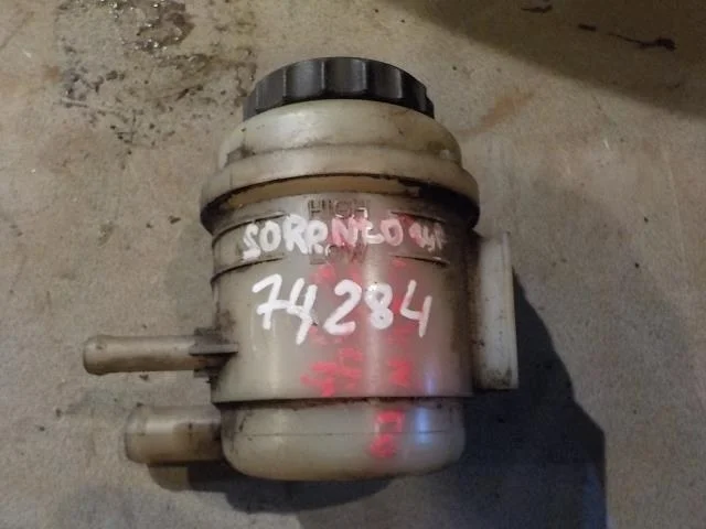 Бачок гидроусилителя Kia Sorento I (2002—2006)