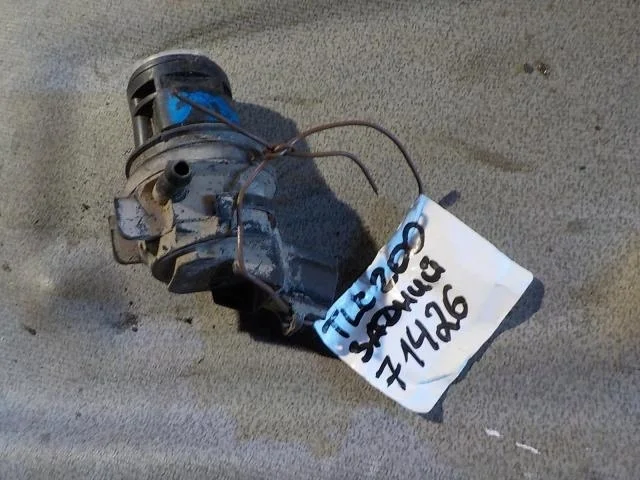 насос омывателя лобового стекла Lexus RX II рестайлинг (2006—2009) Зад