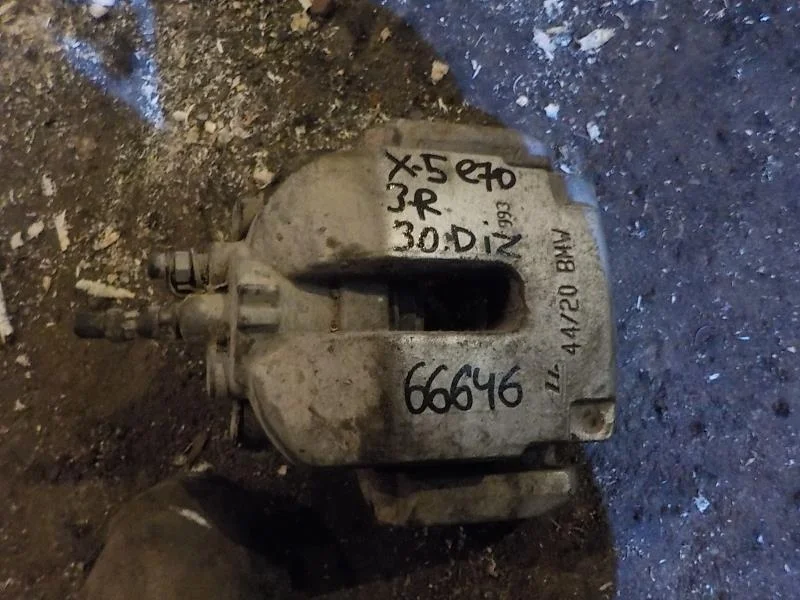 суппорт BMW X5 E70 рестайлинг (2010—2013) Зад Право