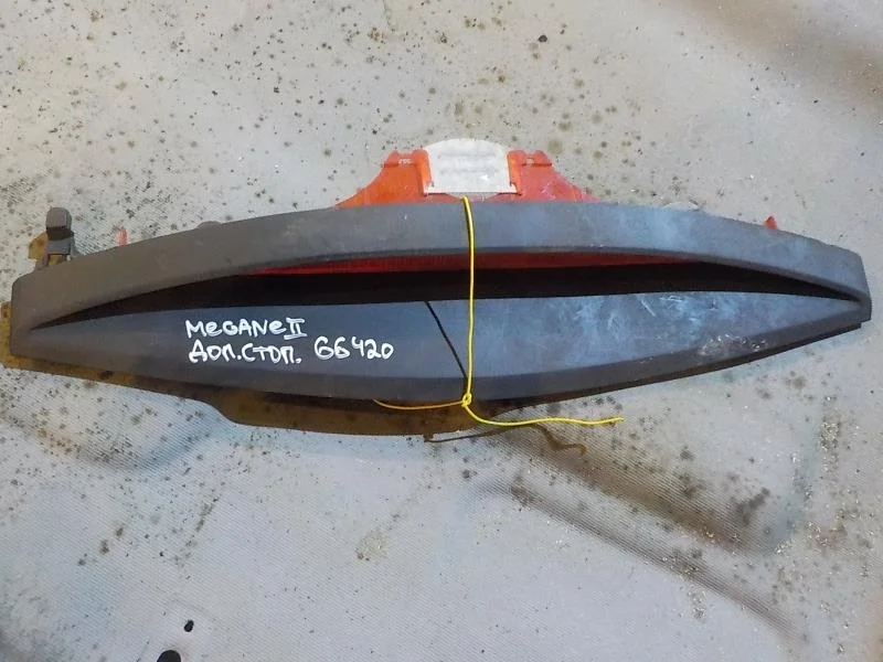 стоп-сигнал Renault Megane II рестайлинг (2006—2009)