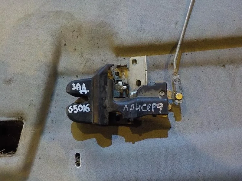 Замок крышки багажника Mitsubishi Lancer IX (2000—2007) Зад