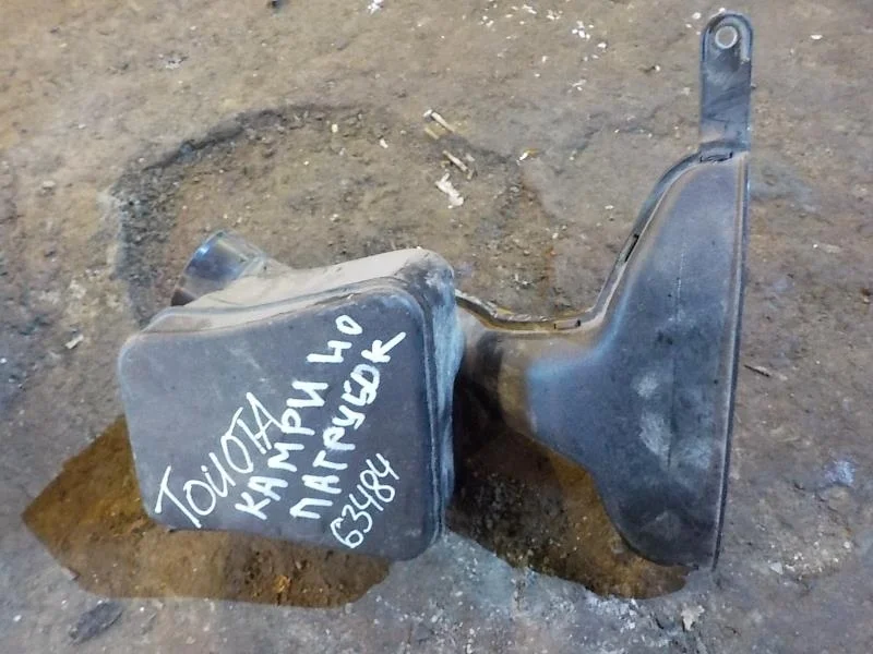 Патрубок воздушного фильтра Toyota Camry XV40 (2006—2009)