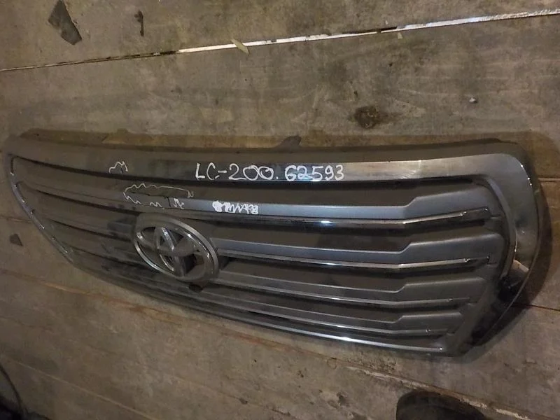 Решетка радиатора Toyota Land Cruiser 200 (2007—2012)