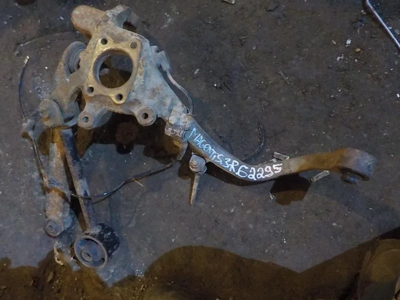 кулак поворотный Hyundai Sonata IV рестайлинг (2001—2012) Зад Право