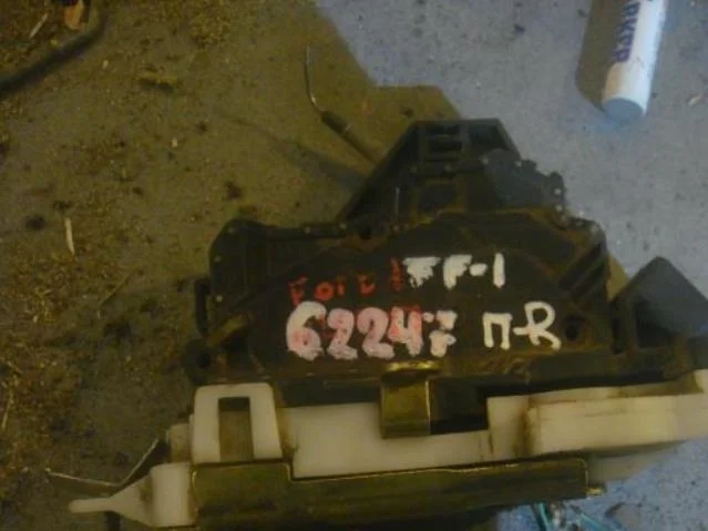 Замок двери Ford Focus I (1998—2004) Перед Право