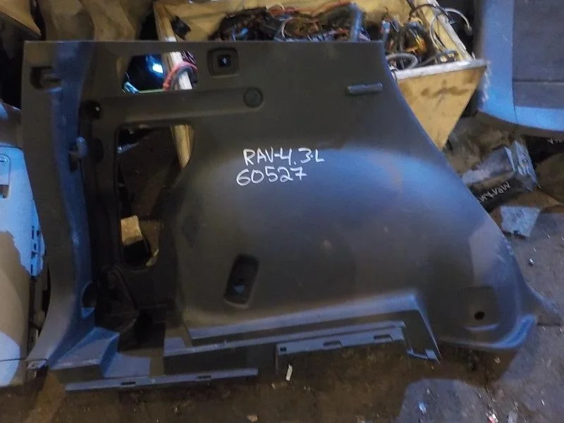 Обшивка багажника Toyota RAV4 III (2005—2010)