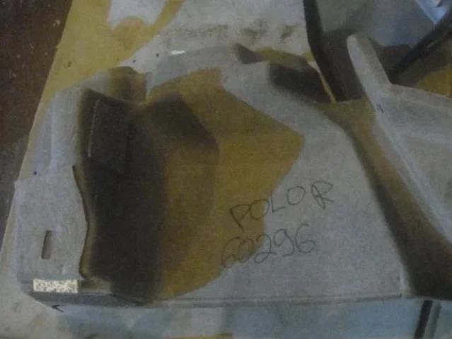 Обшивка багажника Volkswagen Polo V (2009—2015)  Право