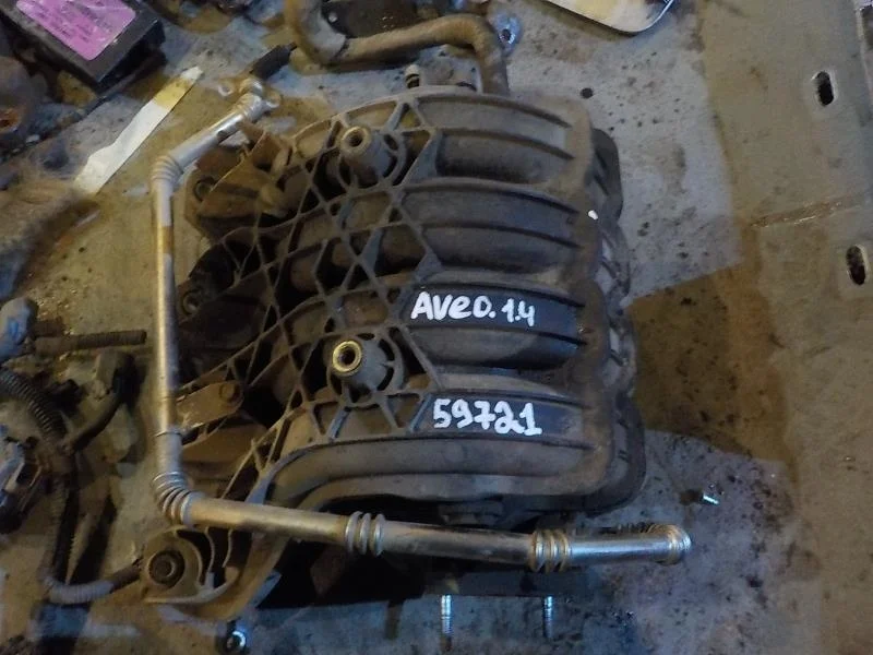 Коллектор впускной Chevrolet Aveo I (2003—2008)