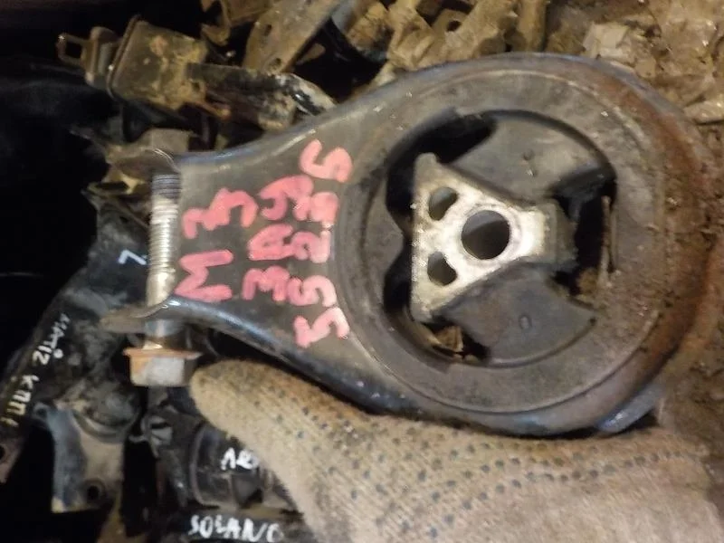 Опора двигателя Mazda 3 BK рестайлинг (2006—2009) Зад