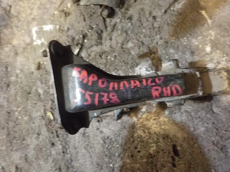 Опора двигателя Toyota Corolla IX (2000—2004) Зад