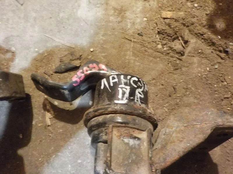 Опора двигателя Mitsubishi Lancer IX (2000—2007)  Право