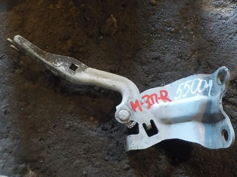 Петля капота Mazda 3 BL (2008—2011)