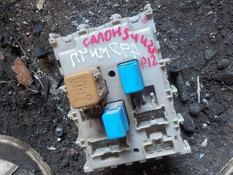 Блок предохранителей Nissan Primera P12 (2001—2008)