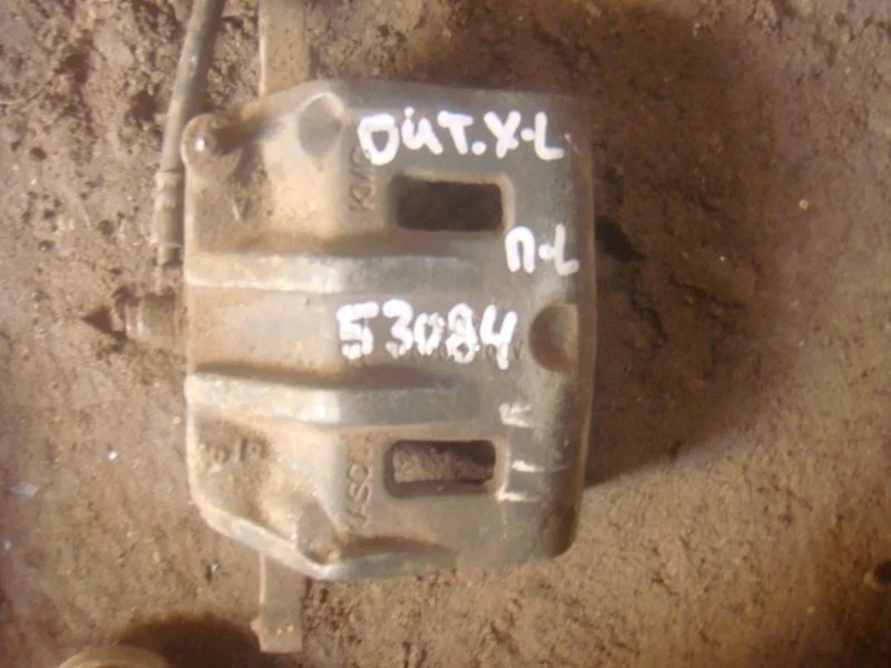 суппорт Mitsubishi Outlander I (2002—2009) Перед Лево