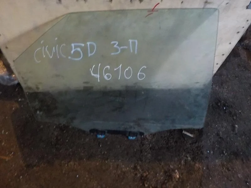 стекло Honda Civic VIII (2005—2009) Зад Право