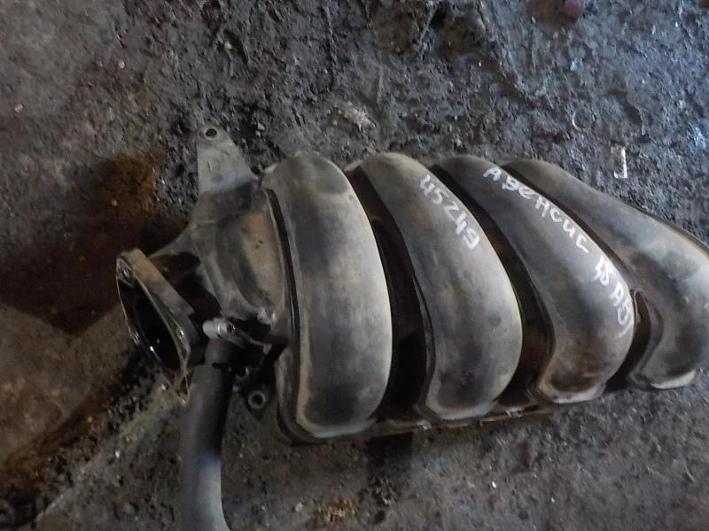 Коллектор впускной Toyota Avensis T250 рестайлинг (2006—2009)