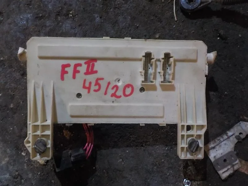 Блок предохранителей Ford Focus II рестайлинг (2007—2011)