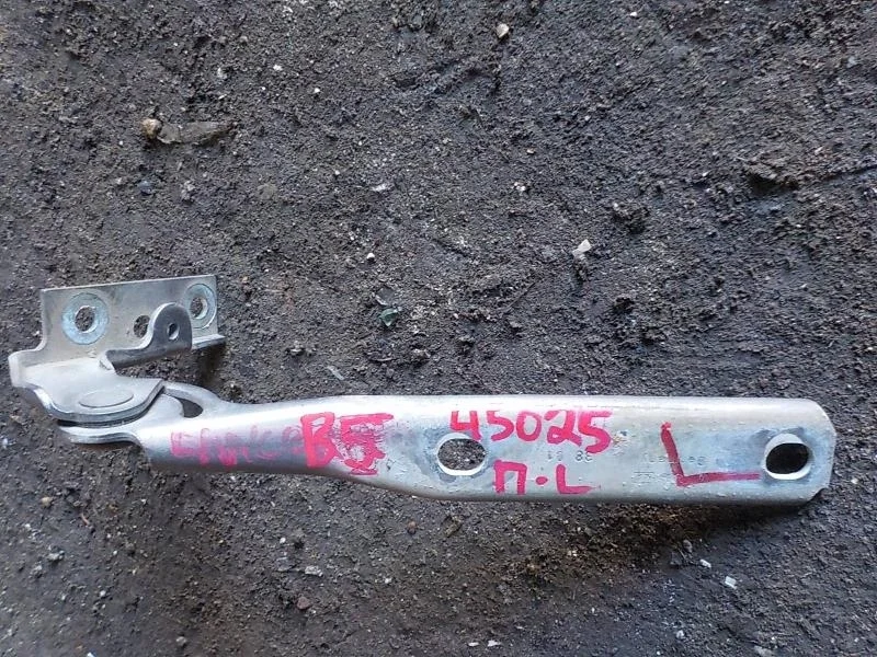 Петля капота Volkswagen Passat B5 рестайлинг (2000—2005)