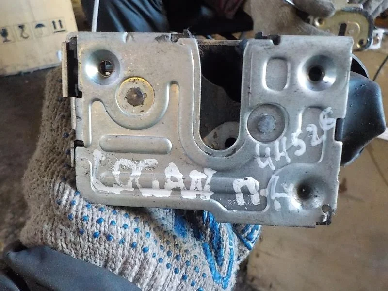 Замок двери Renault Logan I рестайлинг (2009—2015) Перед Лево