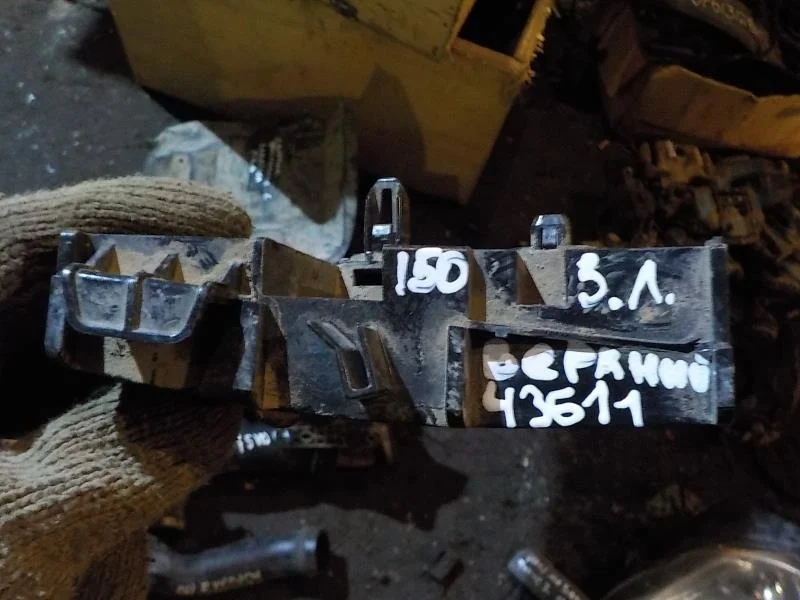 кронштейн бампера Toyota Corolla X (2006—2010) Зад Лево Верх