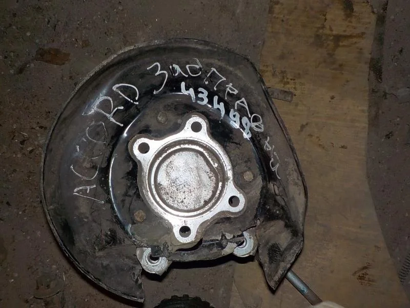 кулак поворотный Honda Accord VII рестайлинг (2005—2008) Зад Право