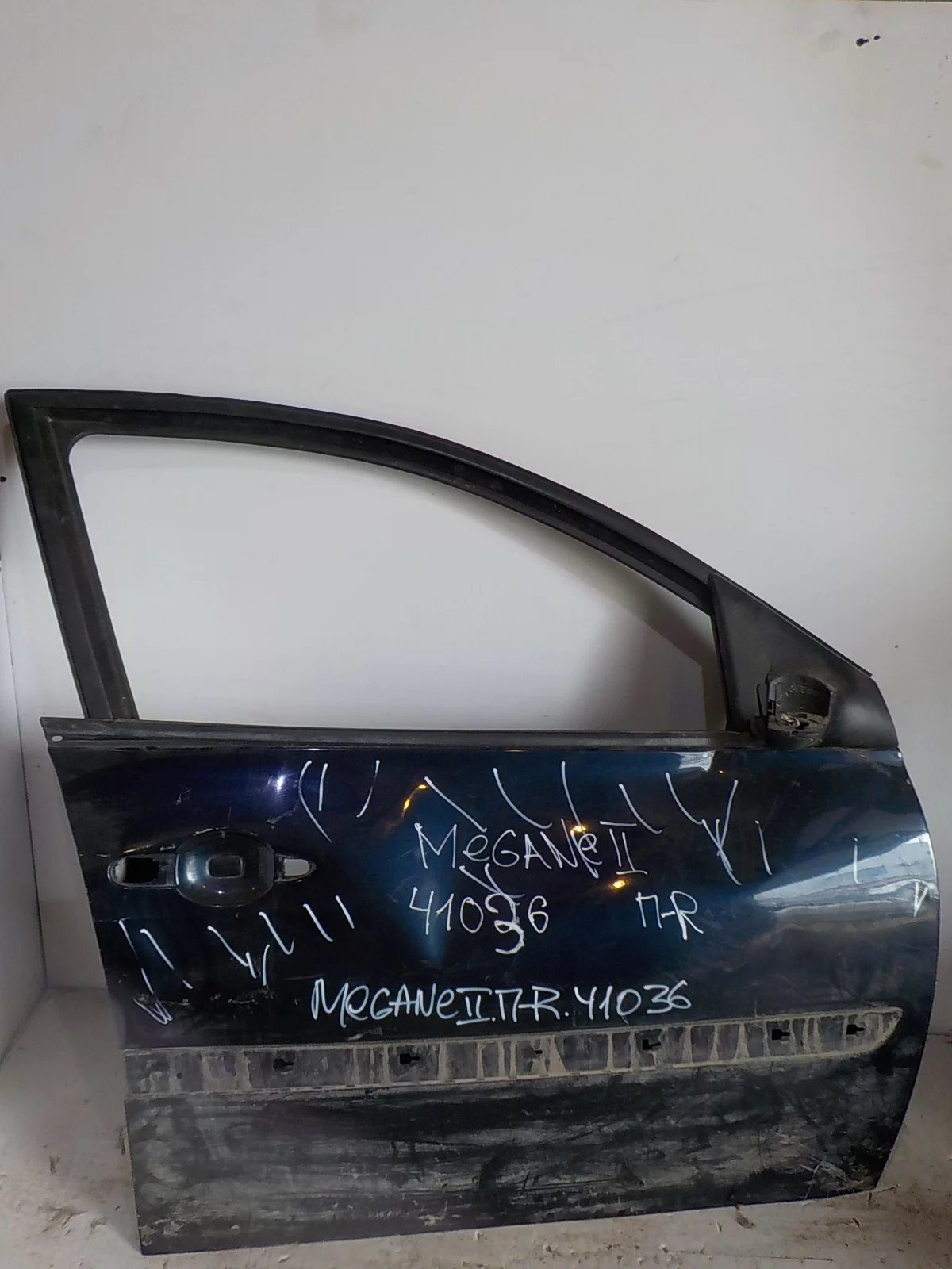 Дверь Renault Megane II (2002—2006) Перед Право