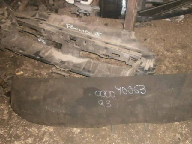 Полка багажника Audi Q3 I (2011—2014) Зад