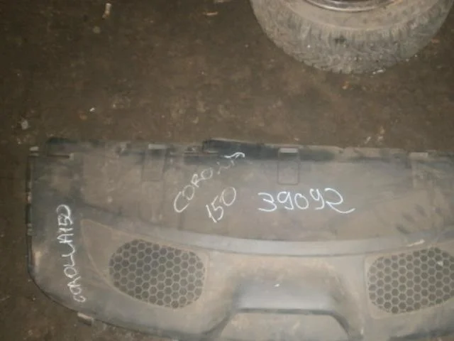 Полка багажника Toyota Corolla X рестайлинг (2010—2013)