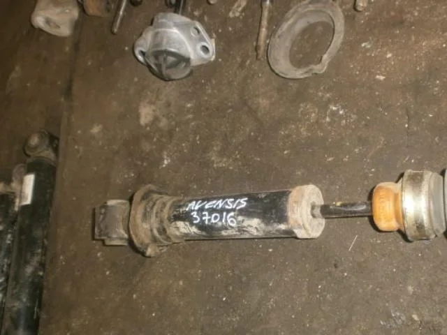 амортизатор Toyota Avensis T250 (2003—2006) Зад