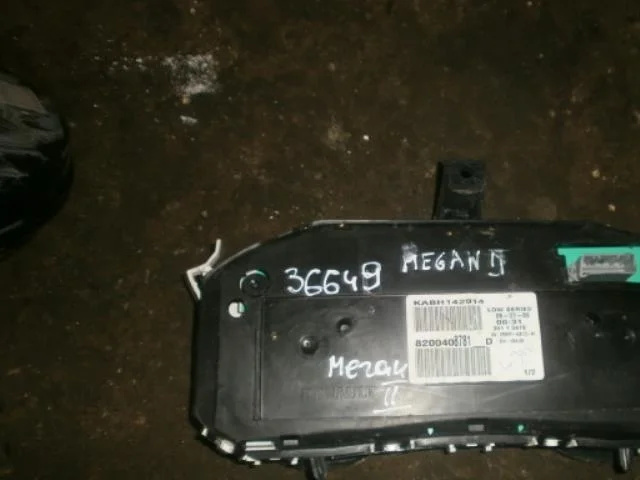 Панель приборов Renault Megane II рестайлинг (2006—2009)