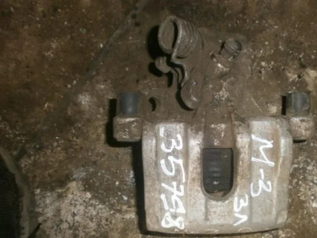 суппорт Mazda 3 BK рестайлинг (2006—2009)