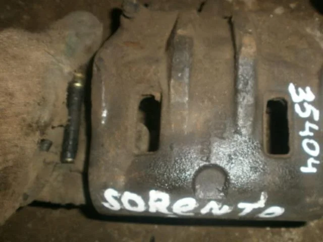 суппорт Kia Sorento I (2002—2006) Перед Право