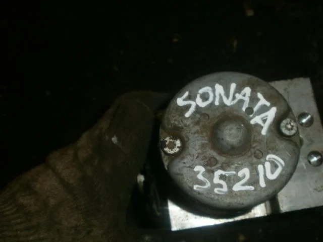 Блок управления ABS Hyundai Sonata IV рестайлинг (2001—2012)