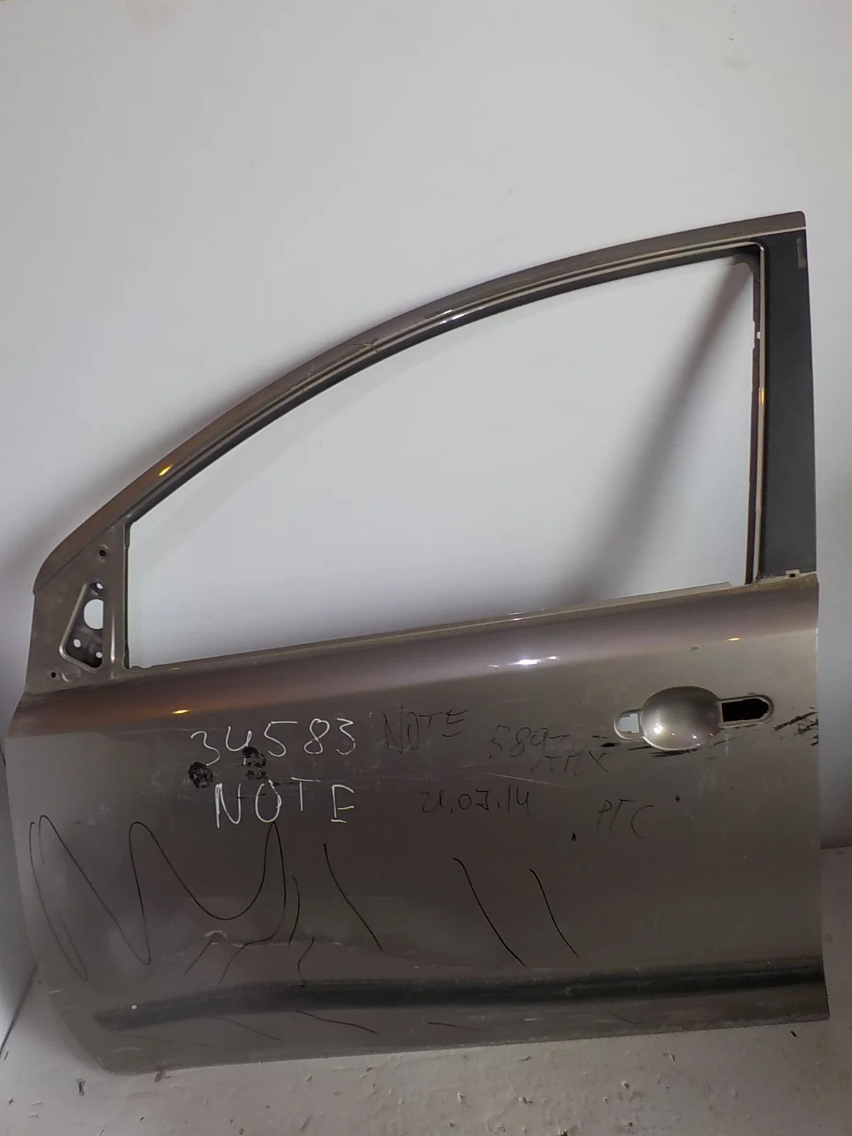 Дверь Nissan Note E11 (2005—2009) Перед Лево