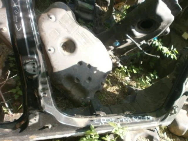 боковина кузова Kia Spectra I рестайлинг 2 (2004—2011)