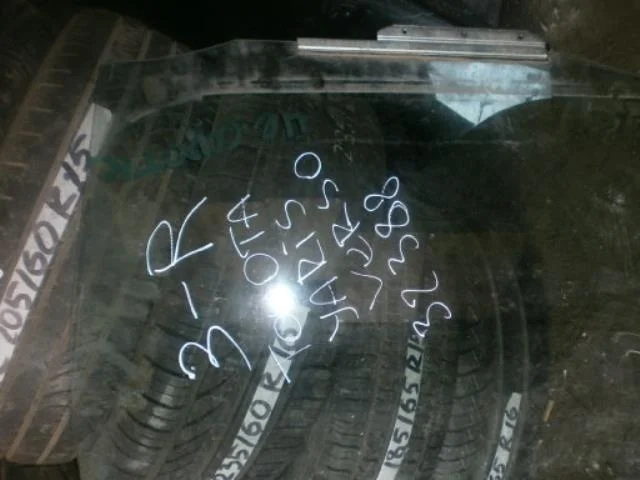 стекло Toyota Yaris II (2005—2009) Зад Право