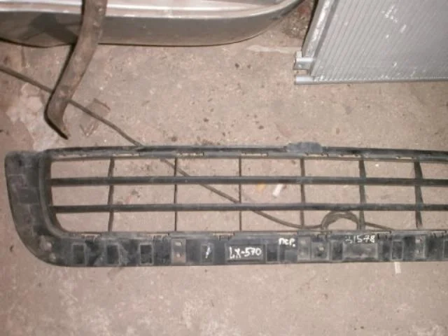 решетка бампера Lexus LX J200 рестайлинг 2 (2015—2023) Перед