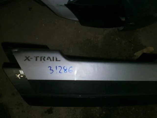 накладка обшивки багажника Nissan X-Trail II (2007—2011) Зад