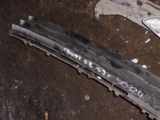 решетка бампера Suzuki Swift III (2004—2011) Перед