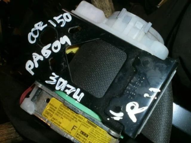 Ремень безопасности Toyota Corolla X (2006—2010) Перед Право