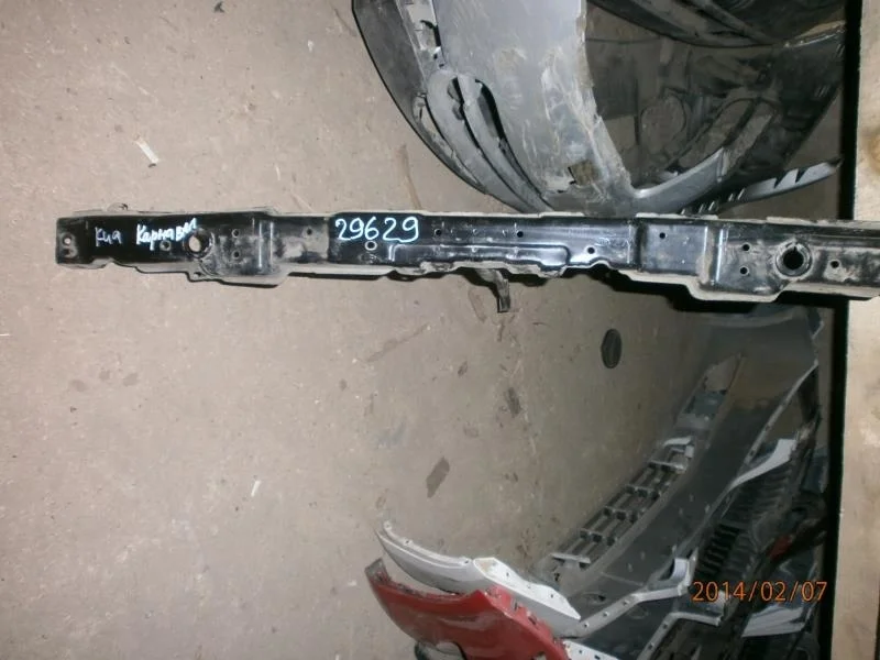 Телевизор Kia Carnival I рестайлинг (2002—2006)