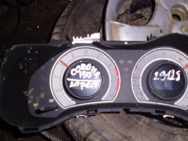 Панель приборов Toyota Corolla X (2006—2010)