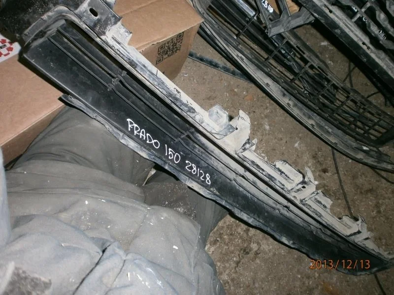 решетка бампера Toyota Land Cruiser Prado 150 (2009—2013)