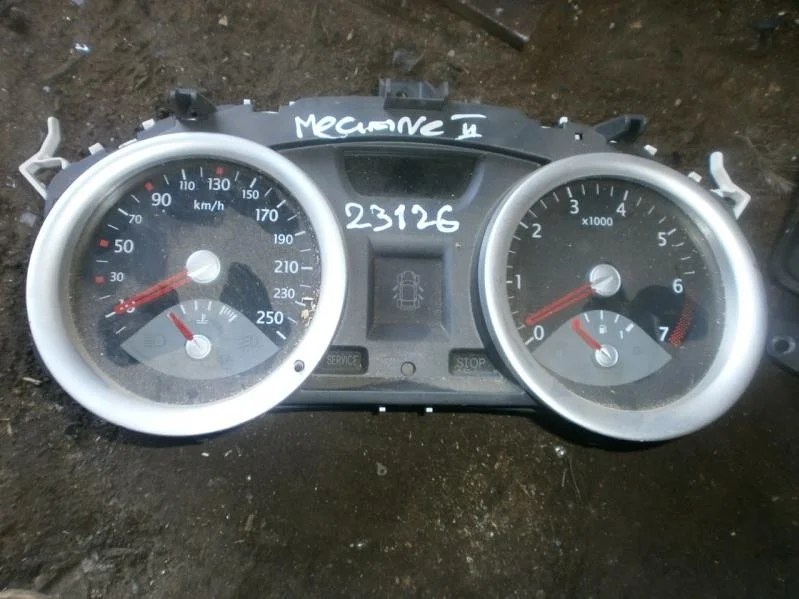 Панель приборов Renault Megane II (2002—2006)