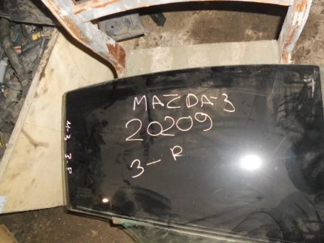 стекло Mazda 3 BK (2003—2006) Зад Право