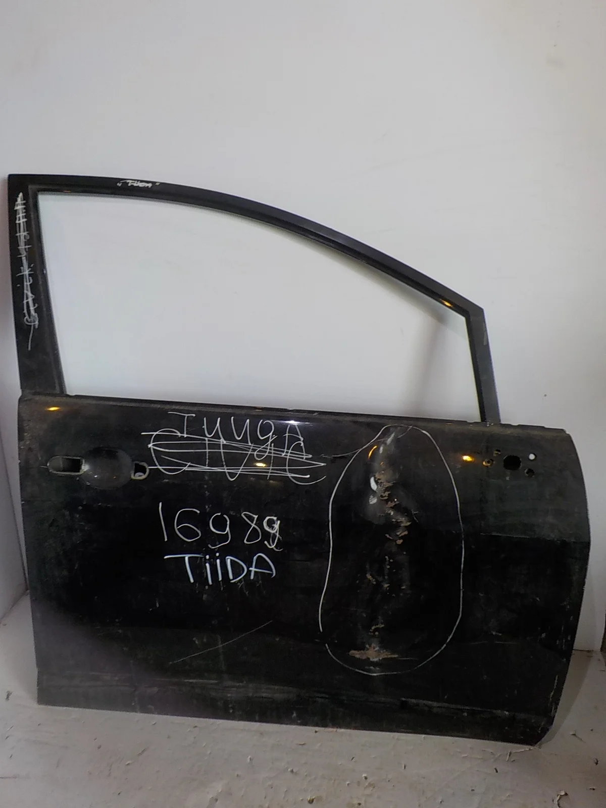 Дверь Nissan Tiida C11 (2004—2012) Перед Право