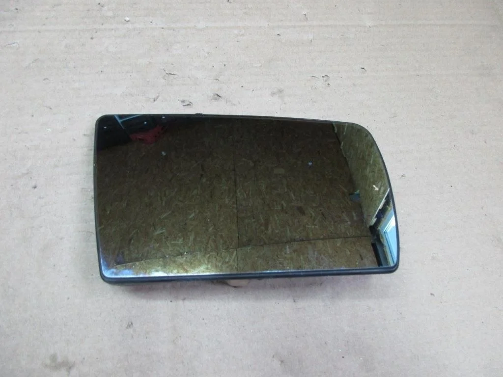 Зеркальный элемент правый Mercedes-Benz